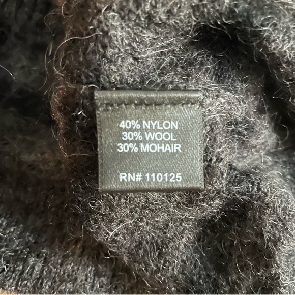 Quinn Gray and Black Striped Wool Mohair Blend Pull Over Sweater Size Small - Picture 4 of 4